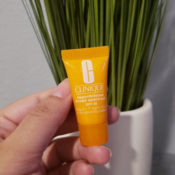 clinique superdefense broad spectrum spf 25